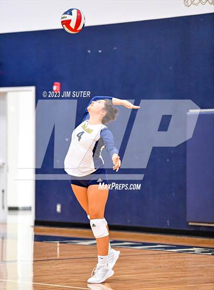 Thumbnail 3 in Allen Academy vs Chinquapin photogallery.