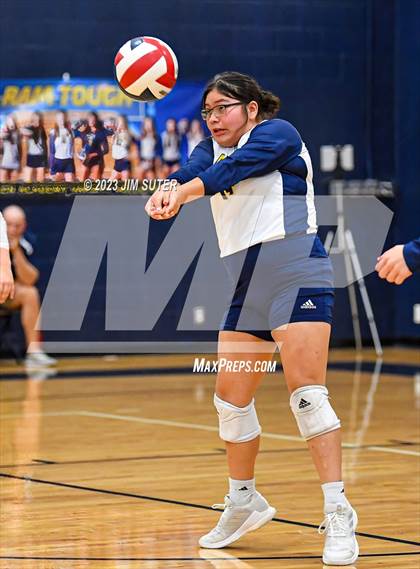Thumbnail 1 in Allen Academy vs Chinquapin photogallery.