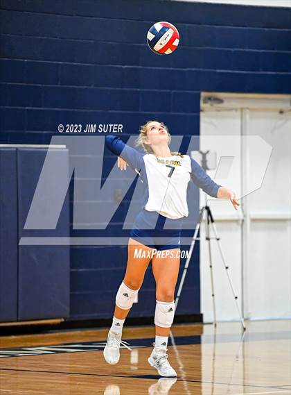 Thumbnail 1 in Allen Academy vs Chinquapin photogallery.