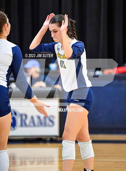 Thumbnail 3 in Allen Academy vs Chinquapin photogallery.