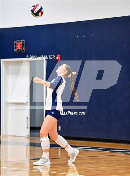 Thumbnail 2 in Allen Academy vs Chinquapin photogallery.