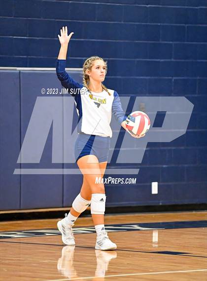 Thumbnail 1 in Allen Academy vs Chinquapin photogallery.