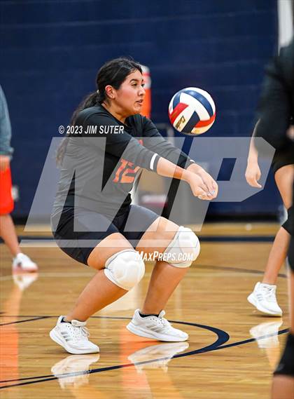 Thumbnail 1 in Allen Academy vs Chinquapin photogallery.