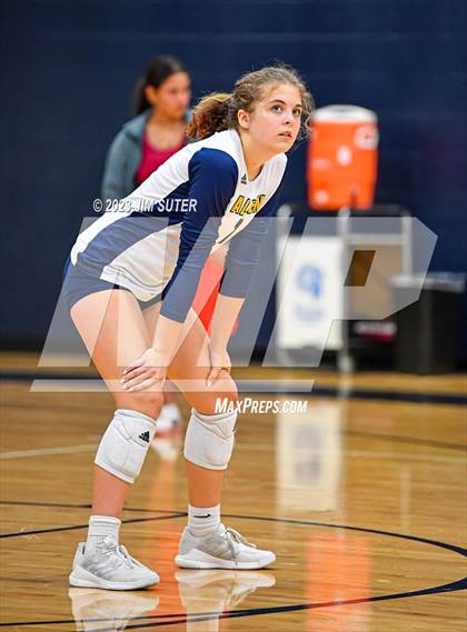Thumbnail 1 in Allen Academy vs Chinquapin photogallery.