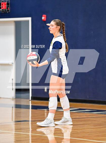Thumbnail 1 in Allen Academy vs Chinquapin photogallery.