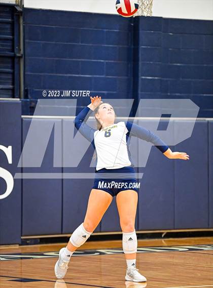 Thumbnail 2 in Allen Academy vs Chinquapin photogallery.