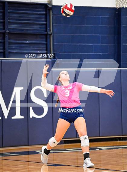 Thumbnail 3 in Allen Academy vs Chinquapin photogallery.