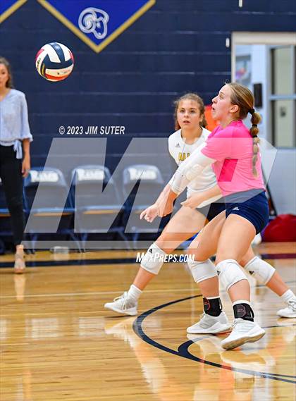 Thumbnail 2 in Allen Academy vs Chinquapin photogallery.