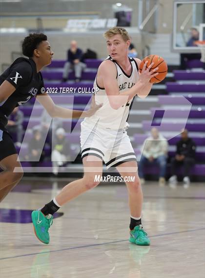 Thumbnail 3 in Real Salt Lake Academy vs. Vashon (Utah Holiday Hoopfest) photogallery.