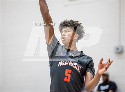 Thumbnail 1 in Columbus vs Platform Elite (Mid-South Basketball Classic) photogallery.