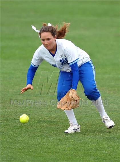 Thumbnail 3 in Dana Hills vs. Los Altos (Timberwolf Classic) photogallery.