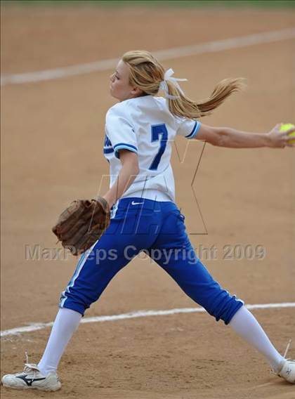 Thumbnail 2 in Dana Hills vs. Los Altos (Timberwolf Classic) photogallery.