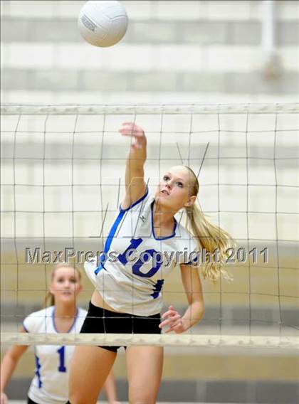 Thumbnail 3 in Rocklin vs. Casa Roble (CIF SJS Playoffs) photogallery.