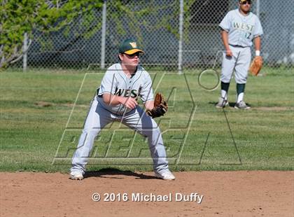 Thumbnail 1 in West @ Tehachapi photogallery.