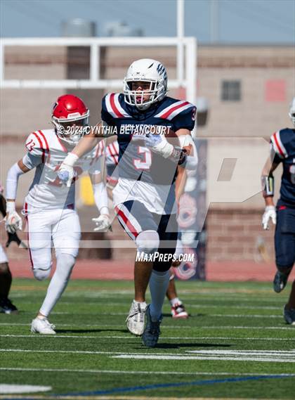 Thumbnail 2 in Chaparral vs Regis photogallery.