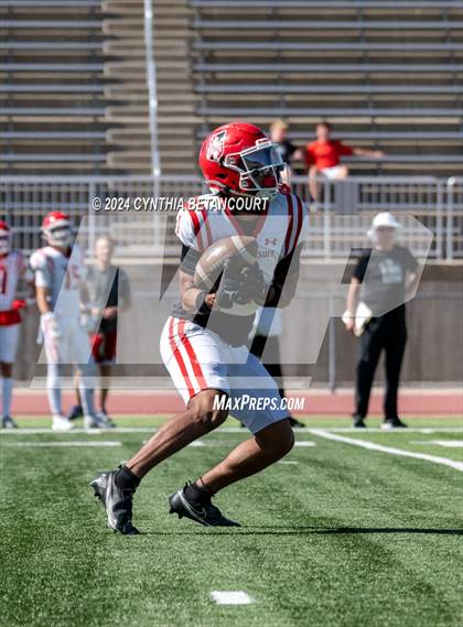 Thumbnail 3 in Chaparral vs Regis photogallery.
