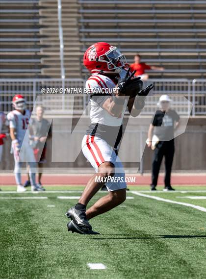 Thumbnail 2 in Chaparral vs Regis photogallery.