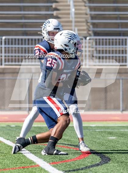 Thumbnail 1 in Chaparral vs Regis photogallery.