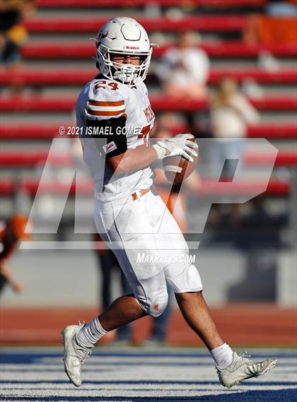 Thumbnail 2 in Mead vs. Fort Morgan (CHSAA 3A Final) photogallery.