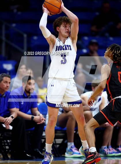 Thumbnail 1 in Haltom vs Byron Nelson (UIL 6A Bi-District Playoff) photogallery.