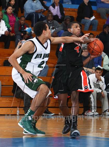 Thumbnail 2 in New Hampton School vs Hargrave Military Academy photogallery.