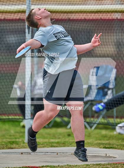 Thumbnail 2 in Spartan Relays (Discus) photogallery.
