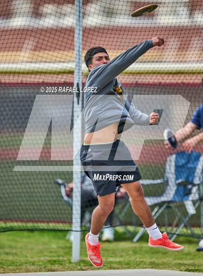 Thumbnail 2 in Spartan Relays (Discus) photogallery.