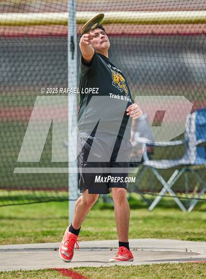 Thumbnail 2 in Spartan Relays (Discus) photogallery.