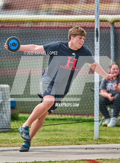 Thumbnail 1 in Spartan Relays (Discus) photogallery.