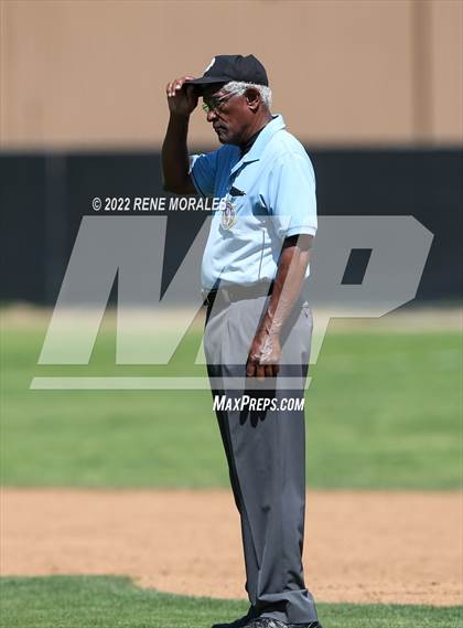 Thumbnail 3 in Golden Valley vs Maranatha photogallery.