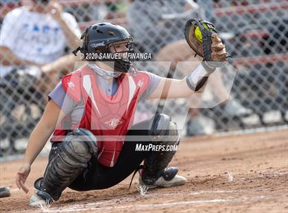 Thumbnail 3 in McCook vs. Lincoln East photogallery.