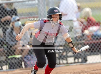 Thumbnail 3 in McCook vs. Lincoln East photogallery.