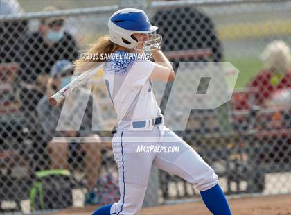 Thumbnail 1 in McCook vs. Lincoln East photogallery.