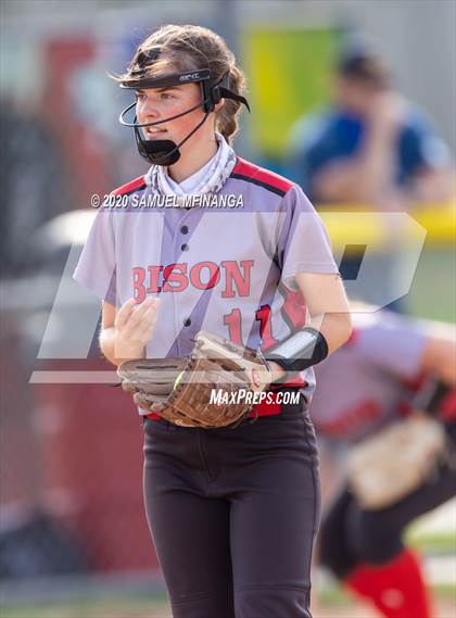 Thumbnail 1 in McCook vs. Lincoln East photogallery.
