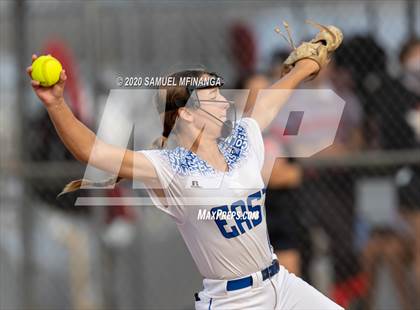 Thumbnail 2 in McCook vs. Lincoln East photogallery.