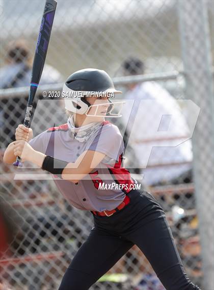 Thumbnail 3 in McCook vs. Lincoln East photogallery.