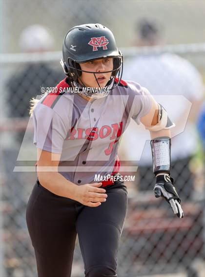 Thumbnail 3 in McCook vs. Lincoln East photogallery.