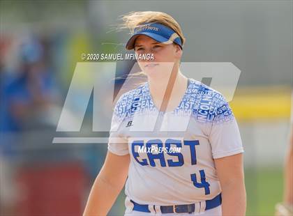 Thumbnail 3 in McCook vs. Lincoln East photogallery.