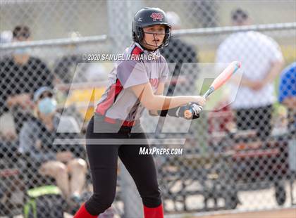 Thumbnail 2 in McCook vs. Lincoln East photogallery.