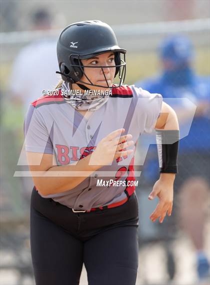 Thumbnail 1 in McCook vs. Lincoln East photogallery.