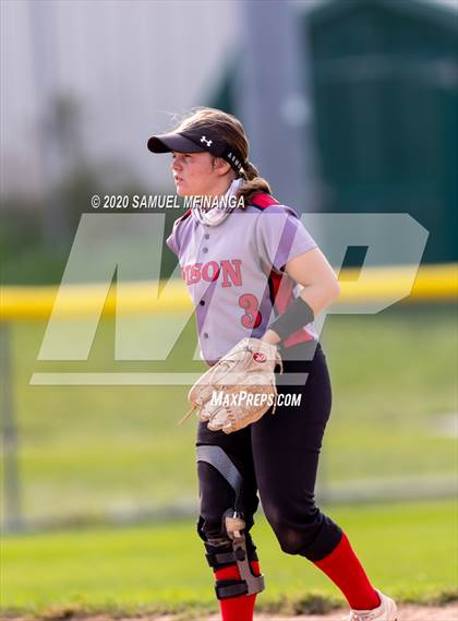 Thumbnail 2 in McCook vs. Lincoln East photogallery.
