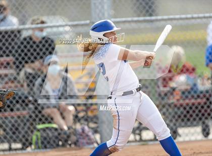 Thumbnail 2 in McCook vs. Lincoln East photogallery.