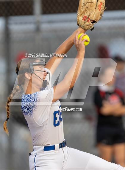 Thumbnail 1 in McCook vs. Lincoln East photogallery.