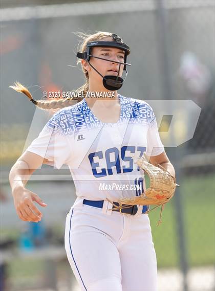 Thumbnail 2 in McCook vs. Lincoln East photogallery.