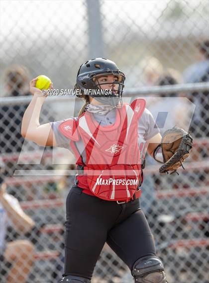 Thumbnail 3 in McCook vs. Lincoln East photogallery.