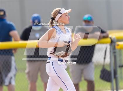 Thumbnail 1 in McCook vs. Lincoln East photogallery.