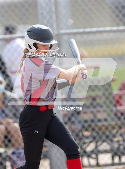 Thumbnail 2 in McCook vs. Lincoln East photogallery.