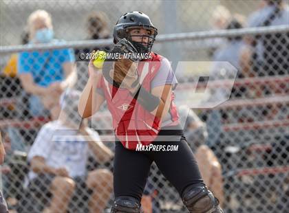 Thumbnail 3 in McCook vs. Lincoln East photogallery.
