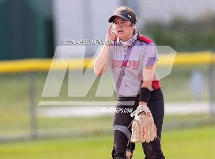 Thumbnail 3 in McCook vs. Lincoln East photogallery.