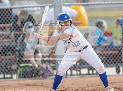 Thumbnail 3 in McCook vs. Lincoln East photogallery.